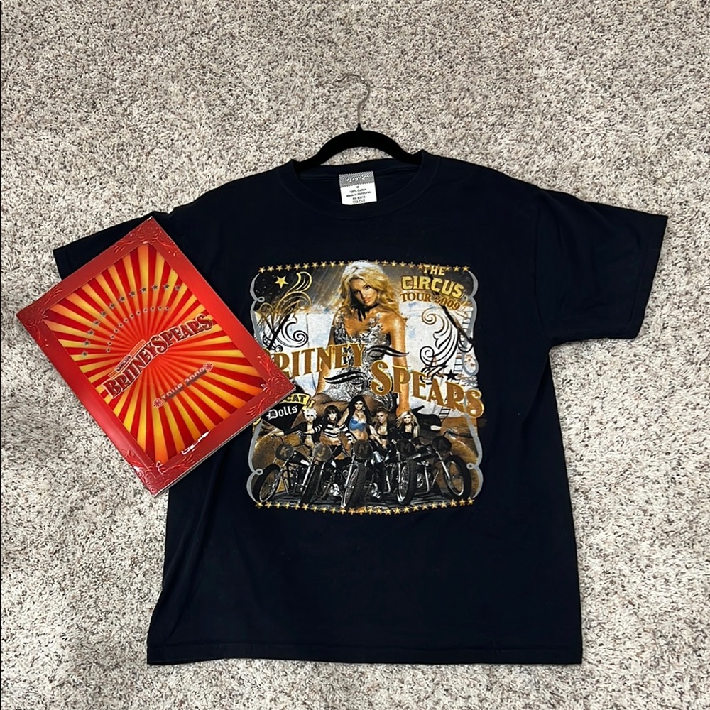 It’s Britney B! Britney Spears Circus Tour 2009 T-Shirt AND Program Book